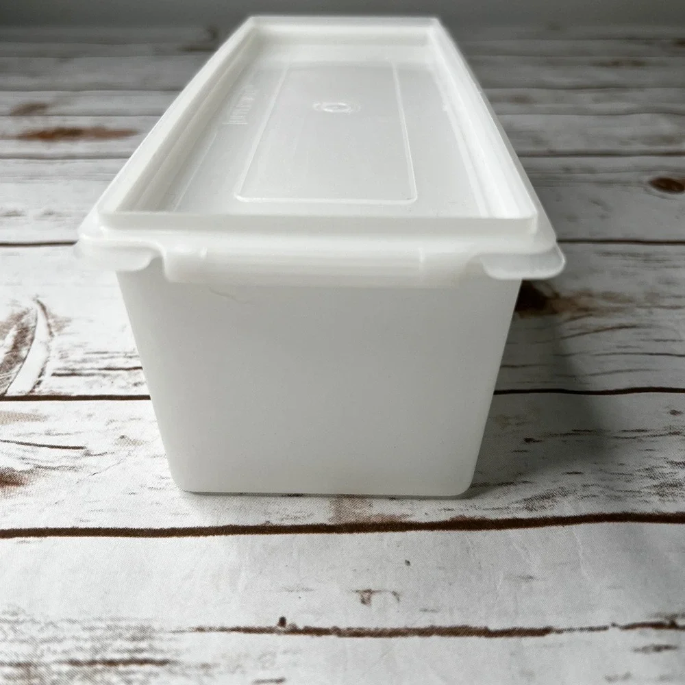 Tupperware Food Storage Container Frosted White Rectangular 11x4.5x3.75‎ Large